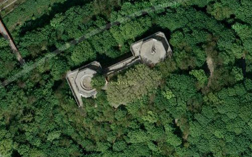La torre antiaérea G de Berlín en Humboldthain en los mapas de Turismo Google